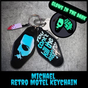 Chaveiro Retro Motel Michael Myers Brilha no Escuro Você Não Pode Matar o Bicho-Papão com Pingente de Faca Sangrenta Presente de Halloween de Terror Michael Myers