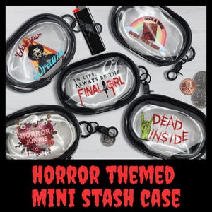 Mini estojo temático de terror | Bolsa para moedas com zíper | Bolsa de armazenamento pequena gótica | Estojo para chaveiro assustador | Presente de Halloween para fãs de terror
