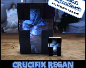 Crucifijo Regan Efecto 3D Imagen magnética acrílica en capas Regalo de la película El exorcista Foto magnética Regan MacNeil Foto acrílica Regalo para fanáticos del terror