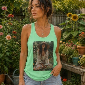Camiseta sin mangas estilo racerback para mujer, estilo boho floral, con retrato, para festivales, estilo cottagecore y fairycore, regalo de verano para ella.