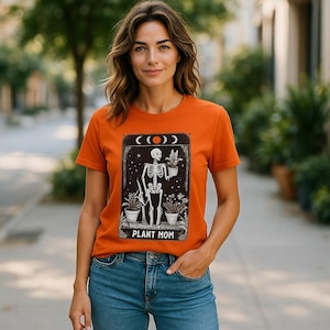 Pflanzen Mama Tarot Skelett T-Shirt, Skelett T-Shirt, Garten Geschenke, Halloween Kleidung, Unisex Baumwoll Shirt, Pflanzenliebhaber Kleidung Blumen Mutter