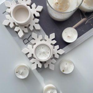Snowflake tea light candle holder