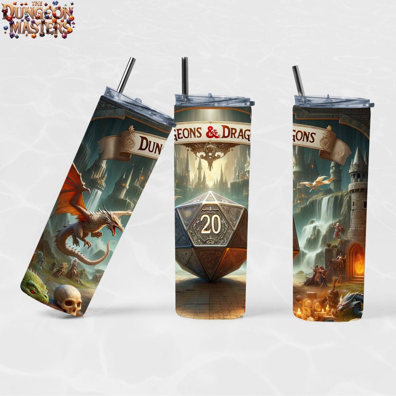 Puede incluir: Un juego de tres vasos de acero inoxidable con arte de fantas&iacute;a. Cada vaso presenta una escena diferente con dragones, castillos y un dado grande. El texto "DUNGEONS & DRAGONS" se muestra en cada vaso.