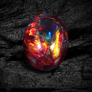 AAAAAA Qualität Natürlicher Schwarzer Opal Cabochon Edelstein + Welo Feuer Schwarzer Opal + Handgemachter Oval Form Opal + Oktober Geburtsstein Edelstein, Größe 12x10 MM.