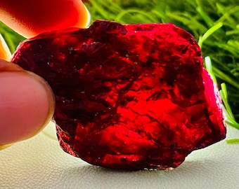 115 ct stor rå naturlig granatsten, 100 % naturlig röd granat, grov sten, obehandlad januari-födelsesten, läkkristall av god kvalitet.