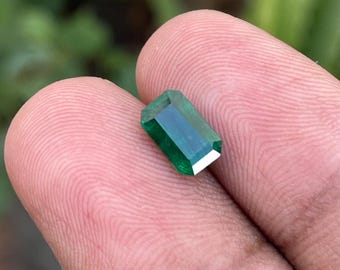 1.20 Carat Natural Emerald Gemstone, Ring Size Faceted Emerald, Beautiful Colour, Gift Emerald, For Girls Ring For Emerald, Size 7x5mm.