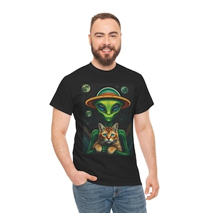Alien Cat Unisex Tee Alien Holding a Cat in him arm, Alien Cat Shirt Rippy Space Cat Collage Shirt, Area 51 UFO Aesthetic, UFO CAT Tee Alien