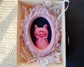 Pink PIG, Small Acrylic Painting, Glucksbringer, Painting to hang on the wall, Baroque frame, Mini gift