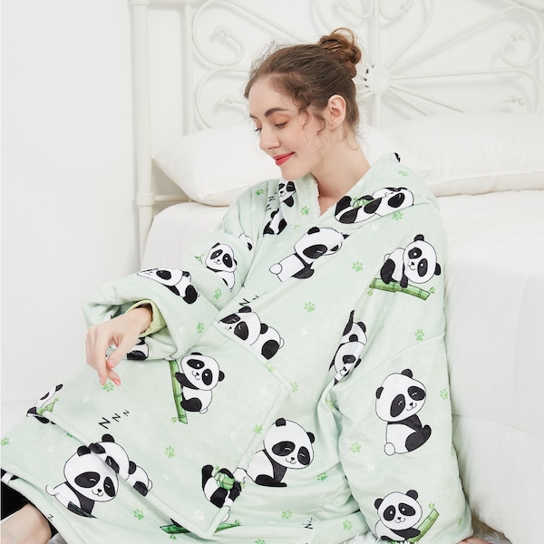 Moodies® Hoodie Decke Green Panda - Kuschlige Kapuzen Decke mit Bauchtasche - Sherpa Fleece Decke und Hoodie zugleich - Warmer Decken Hoodie