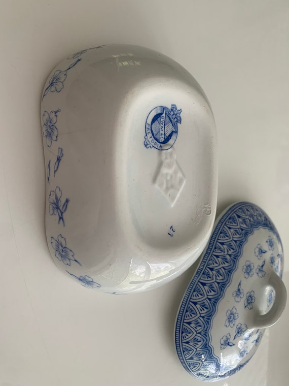 Antique vintage blue & white porcelain trinket co… - image 4