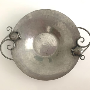 Vintage MCM silver pewter trinket bowl / candy dish / catch all. Very art deco meets cottage core. designer Nekrassoff