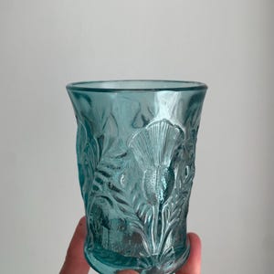 Copos de Carnaval Turquesa Vintage: Copos de Suco com Padrão de Cardo