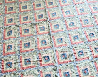 Vintage gebloemde landelijke quilt, roze en blauwe chambray, zacht vierkant patchwork