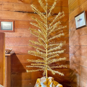 Rare 6’ Gold midcentury modern Christmas Tree - golden stainless tinsel Xmas tree