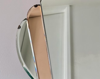 Miroir coquillage rose - Miroir Art déco de forme festonnée avec des panneaux de couleur rose