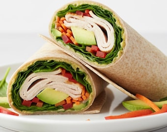 Wrap de peru e abacate com baixo teor de colesterol. Almoço saudável em 15 minutos. Refeição saudável para o coração. Receita em PDF.