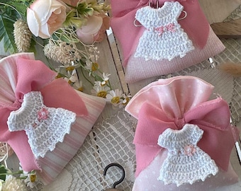 Sac sur mesure rose et crème avec robe au crochet