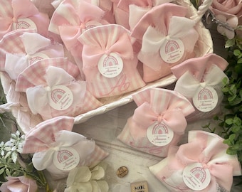 Sac tailleur rose pêche avec broderie initiale