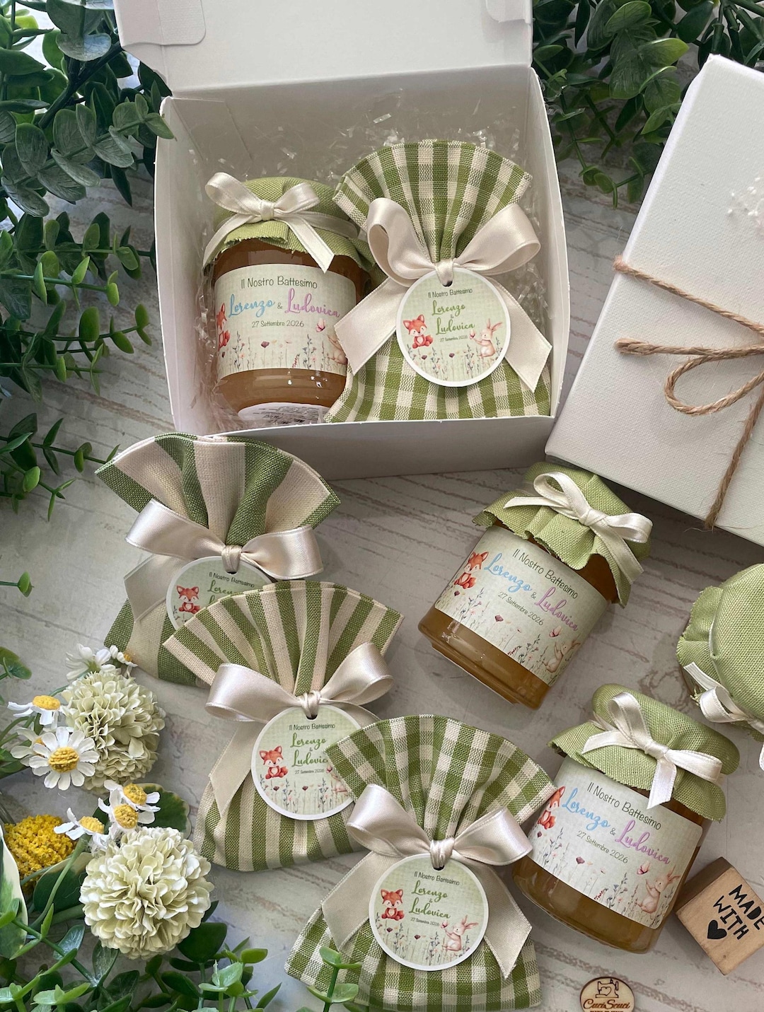 Smart Packaging Labelling Honey Jar With Fox and Bunny Theme Label