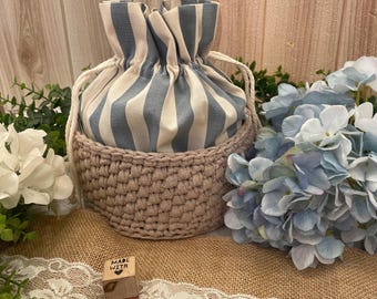 Cesta de almacenamiento de ganchillo con bolsa interior en el color que elijas.