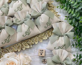 Sac sartorial naturel avec broderie initiale vert sauge