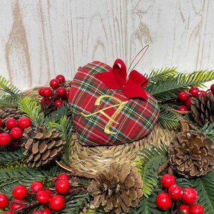 Cuore in Tartan con Ricamo Iniziale