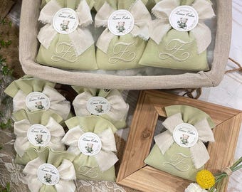 Sac sur mesure vert pétrole avec broderie initiale et étiquette personnalisée