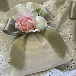 Sac sur mesure couleur soie avec application rose