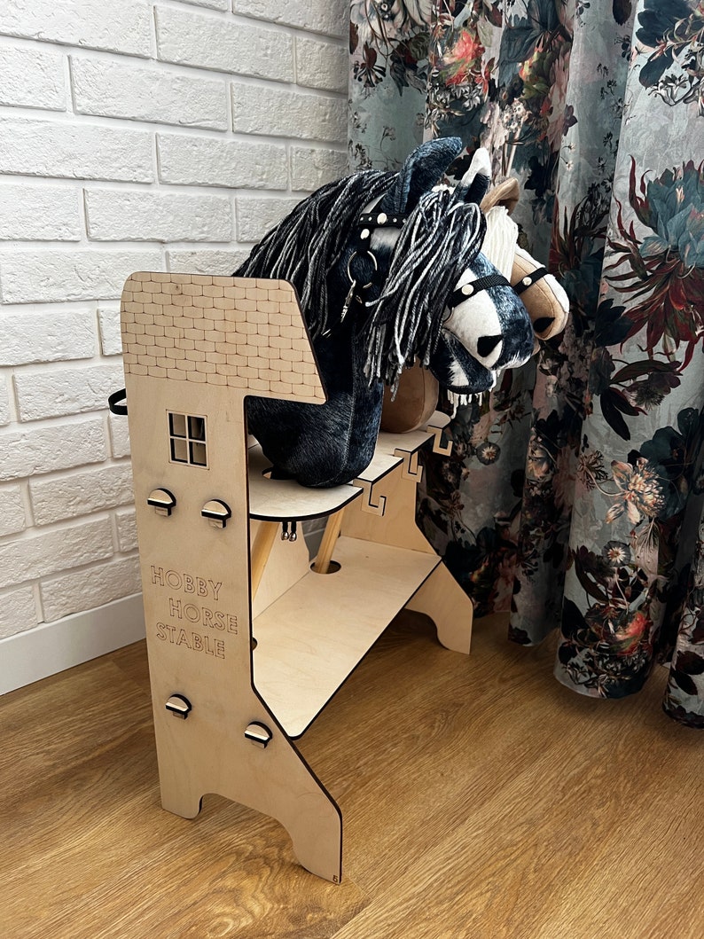 HOBBY HORSE STABLE imagem 1