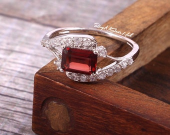 Vintage Garnet Ring, Minimalist Garnet Ring, 925 Sterling Silver, Birthstone Ring, Emerald Cut Prong Set, January Birthstone Women Ring