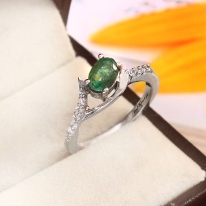 May Birthstone Emerald Ring- 925 Sterling Silver Ring- Emerald Ring- Engagement Ring- Anniversary Gift For Her Stylish Women Ring