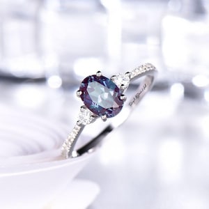 Alexandrite Ring Oval Cut Color Changing Stone Engagement Ring June Birthstone Gemstone Ring Alexandrite Jewelry