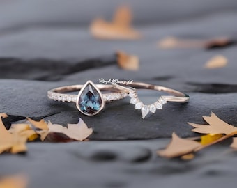 Vintage Unique Pear Cut Alexandrite Anniversary Ring Set Silver Ring Set Bridal Wedding Ring Set For Women, Alexandrite Jewelry Set
