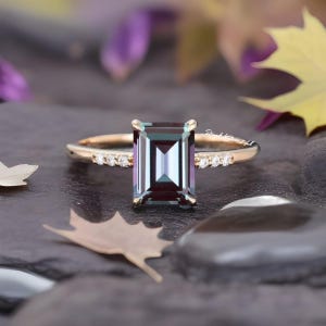 Vintage Emerald Cut Alexandrite Ring, Solid Silver Ring Stylish Women Ring Alexandrite Jewelry Gemstone Ring Lab Alexandrite Ring