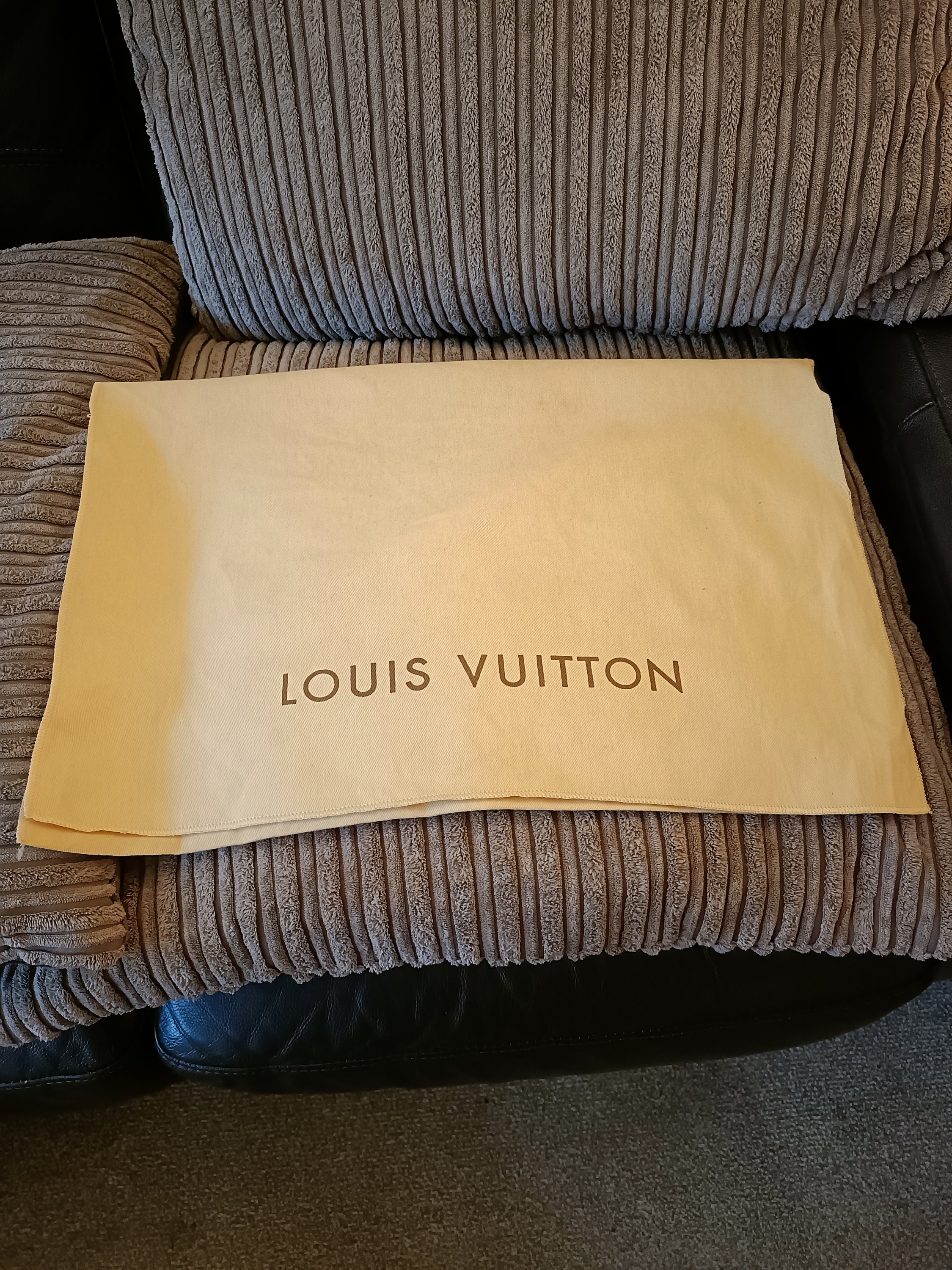 Louis Vuitton XLarge Dustbag 23 x 18 x 5 Drawstring Italy Authentic eBay #28 Louis Vuitton XLarge Dustbag 23 x 18 x 5 Drawstring Italy Authentic eBay