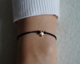 Dainty bracelet with golden star detail