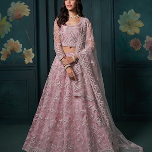 Romantic Dusty Pink Lehenga Choli with Exquisite Embroidery