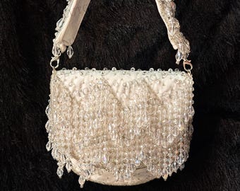 Beaded Pearl Clutch: Crystal Fringe and Sequin Accents (Boho Style)