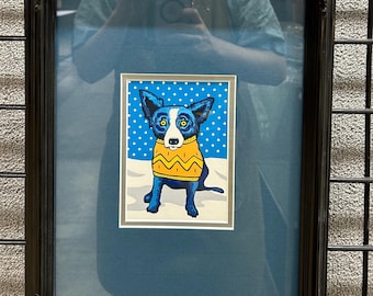 Perro azul con suéter [Arte navideño enmarcado] (4,25 x 6) [Copos de nieve azules y plateados de invierno]