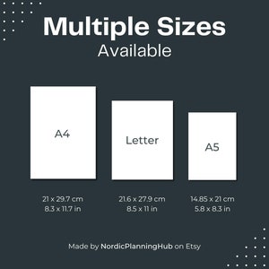 Op de afbeelding: Afbeelding met drie papierformaten: A4 (21 x 29,7 cm), Letter (21,6 x 27,9 cm) en A5 (14,85 x 21 cm). De tekst "Multiple Sizes Available" staat bovenaan. De afbeelding heeft een donkergrijze achtergrond. De Etsy shopnaam staat onderaan.