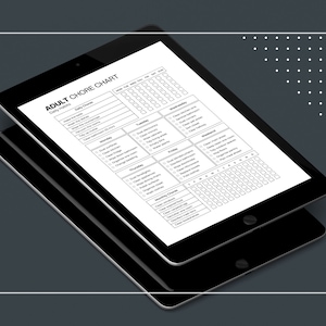 K&ouml;nnte beinhalten: Ein schwarz-wei&szlig; druckbarer Erwachsenen-Hausarbeiten-Plan auf einem Tablet. Der Plan enth&auml;lt t&auml;gliche, w&ouml;chentliche und monatliche Aufgaben mit Kontrollk&auml;stchen zum Abhaken.