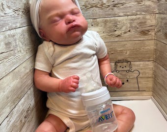 Reborn Baby Bottle: 4 oz Philips avent