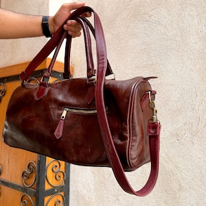 Die zeitlose Leder-Reisetasche, Braune Leder-Reisetasche, Wochenendtasche, Leder-Reisetasche, Luxuriöser Roter Seesack, Sporttasche, Geschenk für ihn