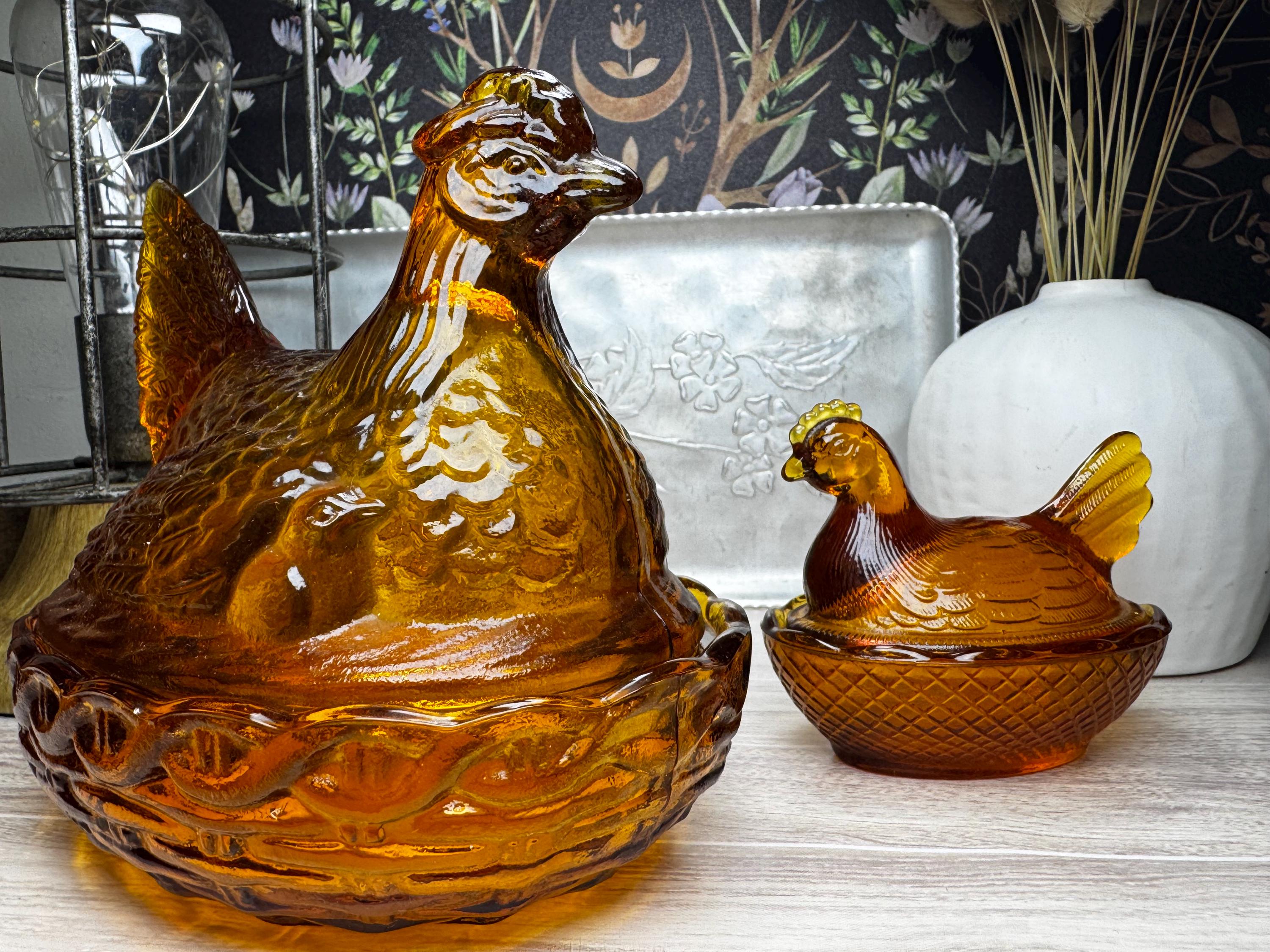 Set of 2 Vintage L.E. Smith Golden Amber Glass Hen With Chicks on
