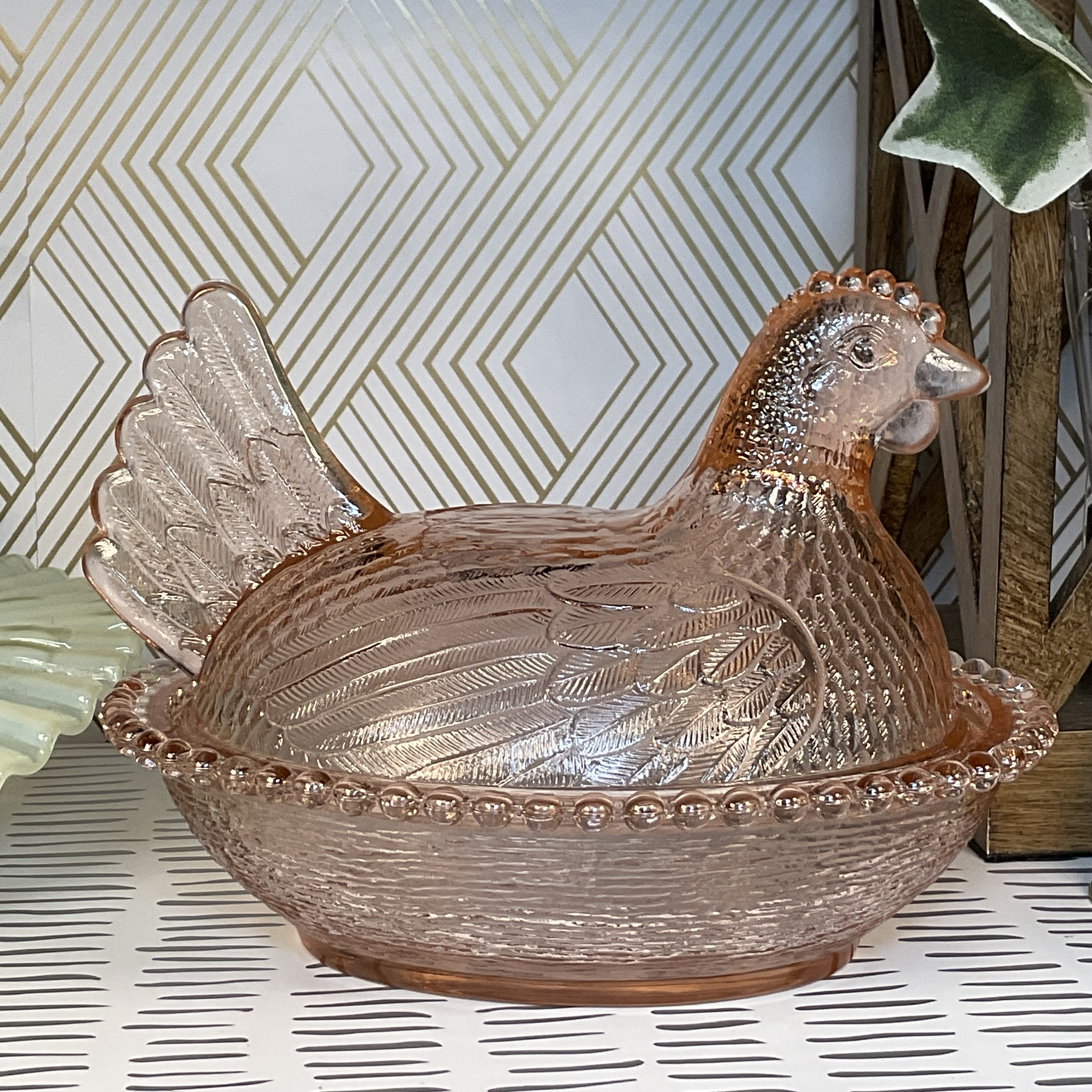 MCM Vintage Indiana Glass Company Peach Pink Glass Hen on Nest 