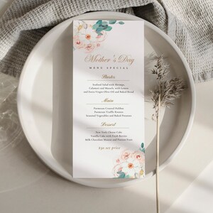 Szablon menu na dzień matki, edytowalne karty menu na przyjęcie herbaciane, menu na brunch na dzień matki, szablon menu z kwiatami wiosennymi, specjalna kolacja dla mamy