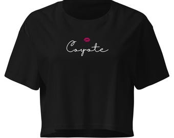 T-shirt coyote et haut court, chemise graphique noire, streetwear minimaliste, haut court unisexe, tenue esthétique pour la vie nocturne, t-shirt avec logo lèvres