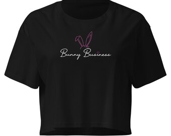 T-shirt business lapin, haut court et t-shirt unisexe, streetwear minimaliste, esthétique nocturne