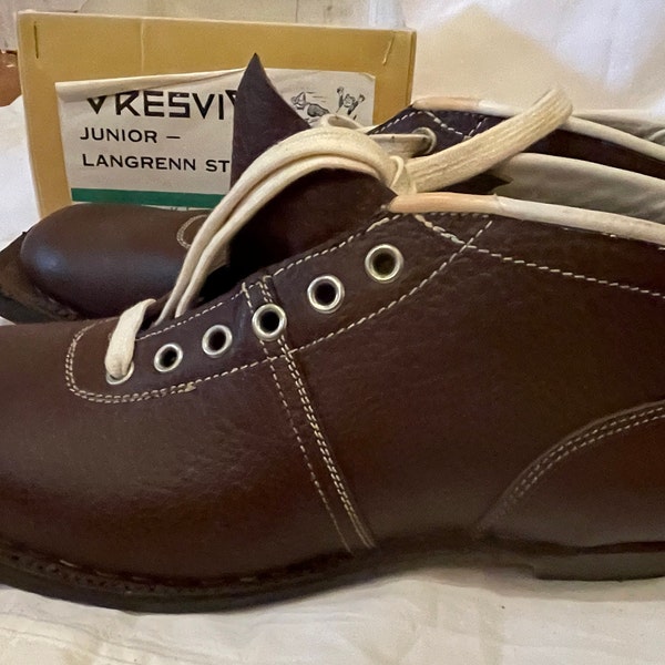Size 42 (US Men's 8.5/9) Gresvig of Oslo 1960s ALL LEATHER Cross-Country Ski Boots - New Old Stock - New New New