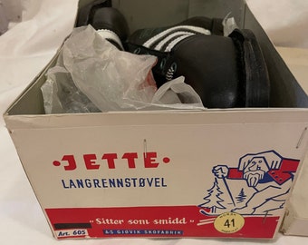 Size 41 (US Men's 8) Jette of Norway Late 1960s ALL LEATHER Cross-Country Ski Boots - New Old Stock - New New New